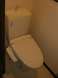 トイレ　温水洗浄便座