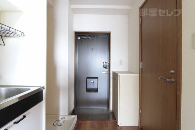 玄関　※３０７号室室内参照