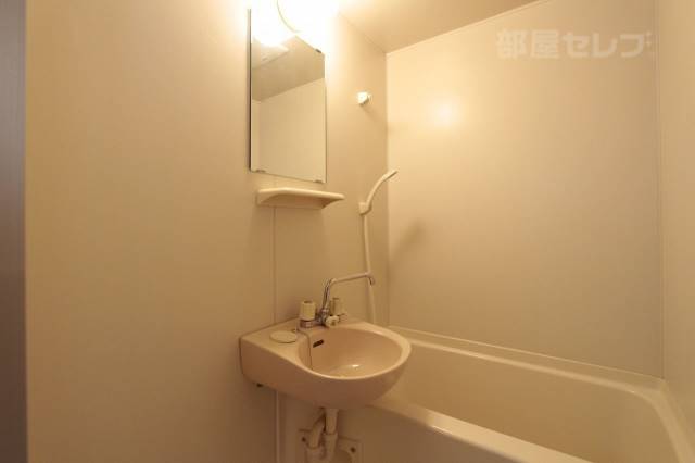 洗面設備　※３０７号室室内参照