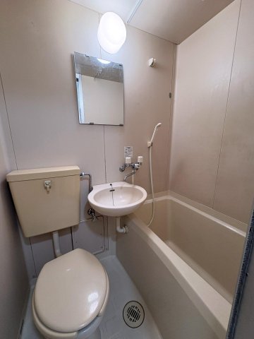 バス・シャワールーム　今なら賃料1ヶ月無料☆家電家具付☆敷金礼金仲介料無料☆