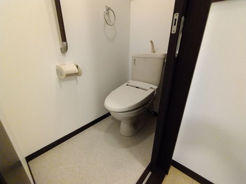 その他　温水便座付き