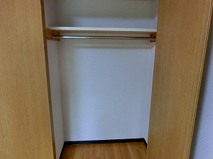 収納　ポール付き収納有り