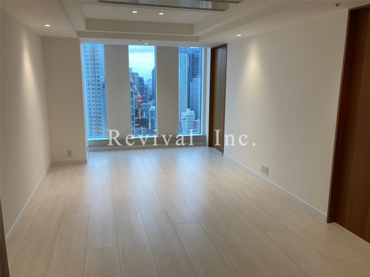 居室・リビング　フローリング仕様にリノベ済みでございます