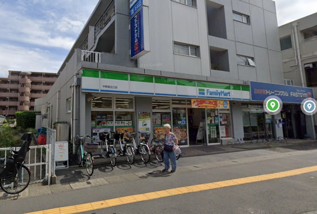 コンビニ　ファミリーマート中野島北口店（コンビニ）まで216m