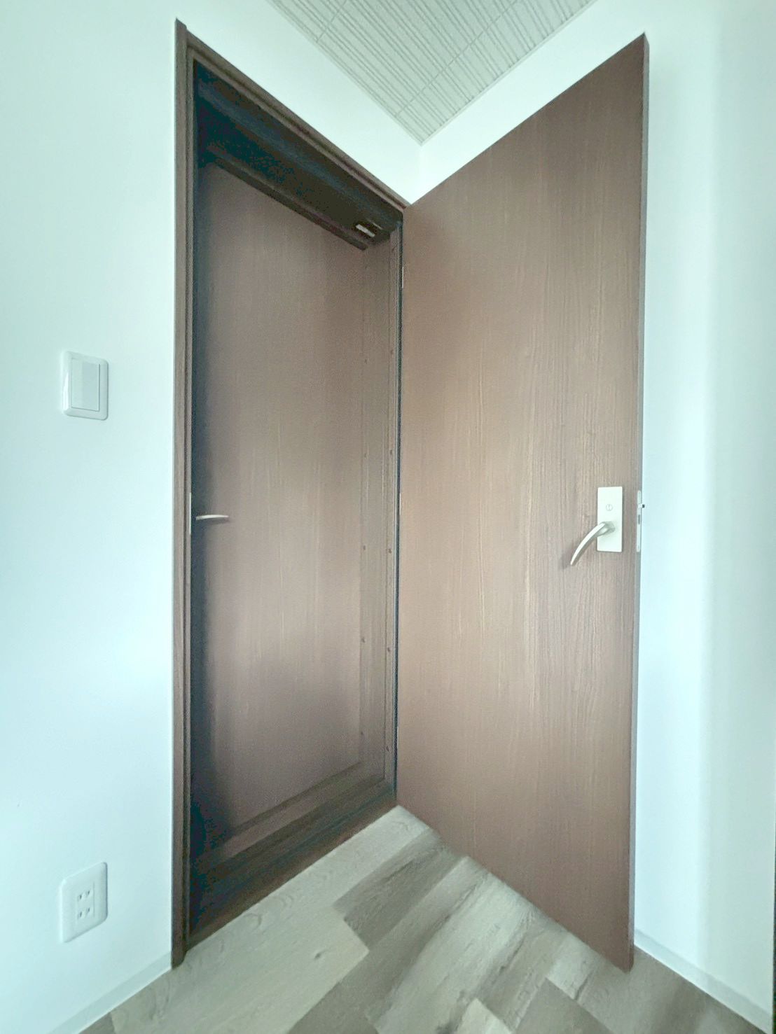 その他部屋・スペース　2重防音扉になっています。