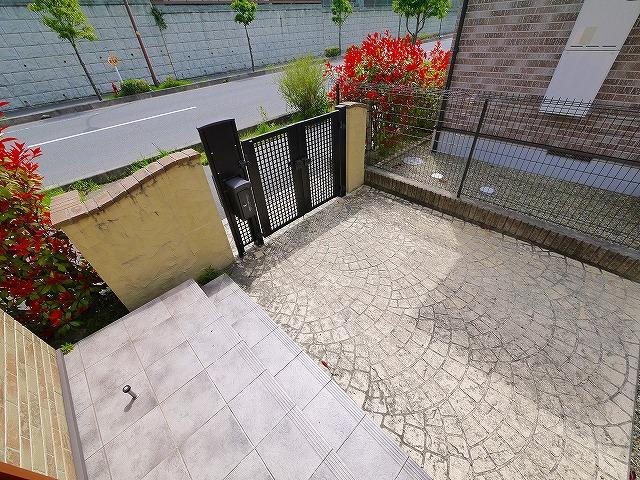 エントランス　清潔なエントランスです