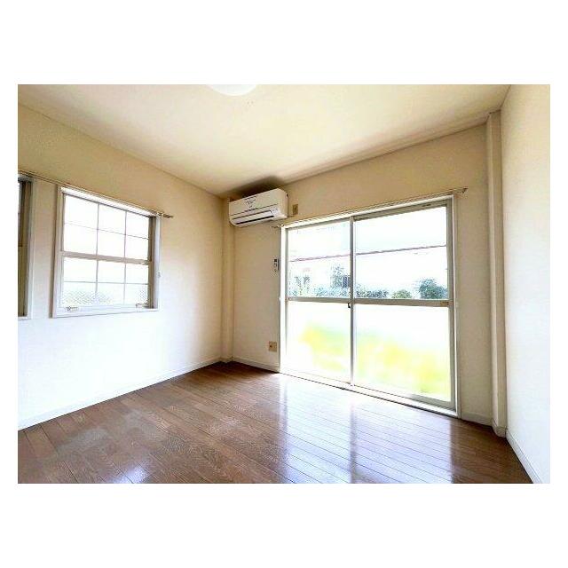 居室・リビング　角部屋・2面採光で明るい居室