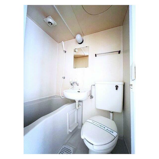 バス・シャワールーム　お掃除のしやすいユニットバス