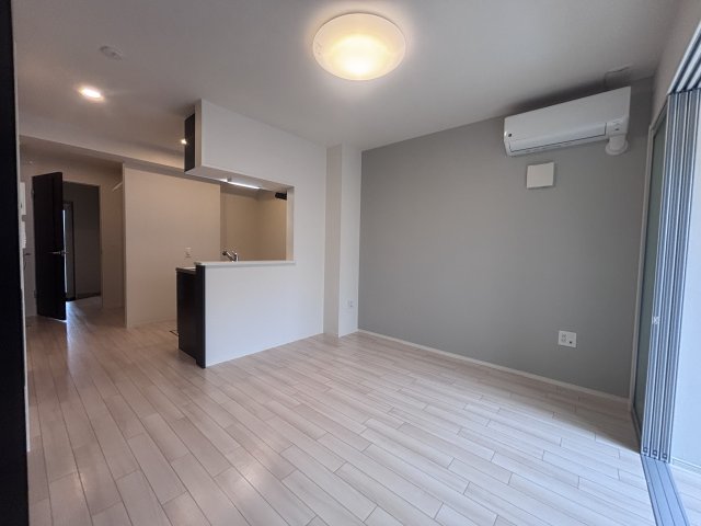 居室・リビング　日当たりが良く広々としたリビングで快適にお過ごし頂けます。