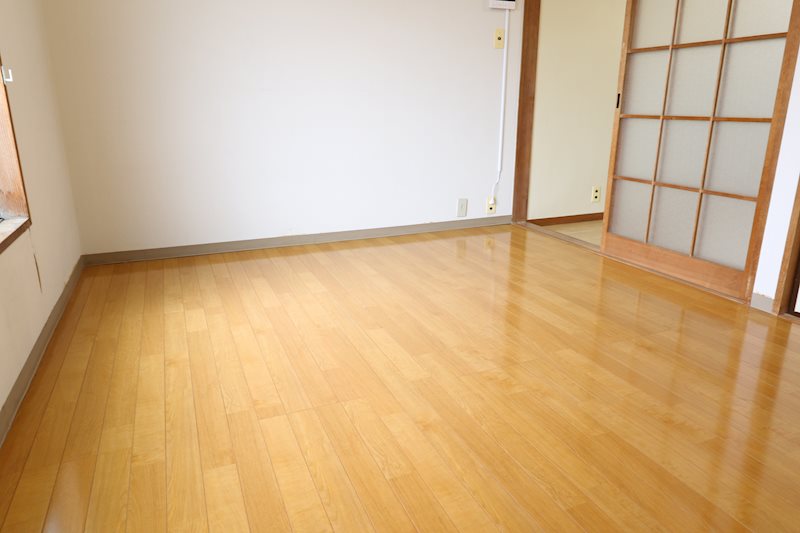 その他部屋・スペース　窓側からの洋室！