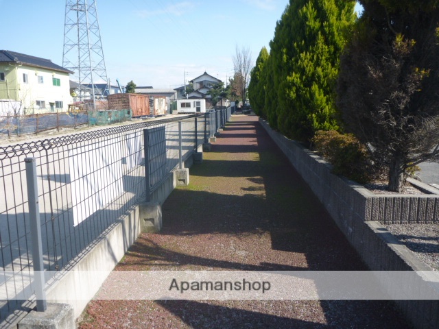 その他　前面道路（その他）まで0m