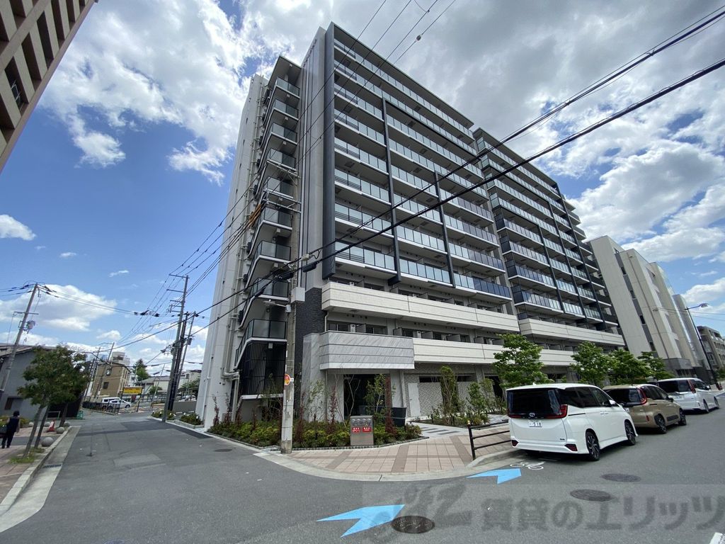 建物外観　駐車場