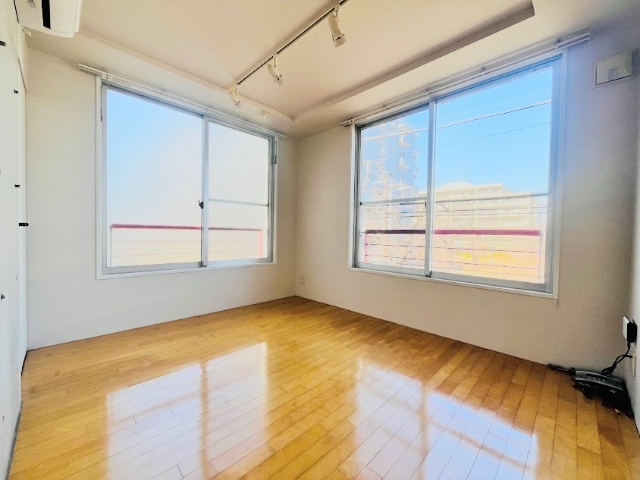 居室・リビング　※写真は別号室です。