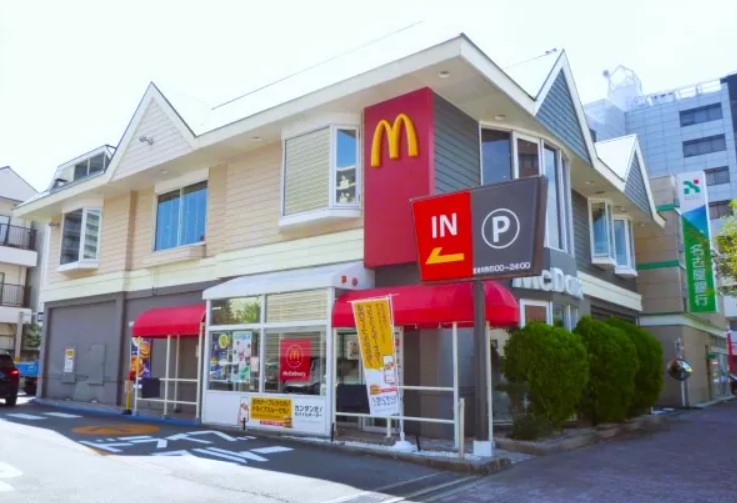 飲食店　マクドナルド大曽根店（飲食店）まで350m