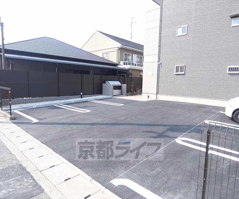 駐車場　駐車スペースです。
