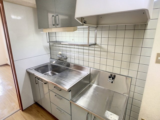 キッチン　現況が相違する場合は現況を優先致します。