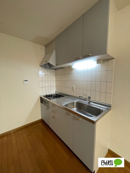 キッチン　※別部屋参考写真