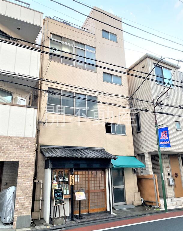建物外観　鉄筋コンクリート3階建