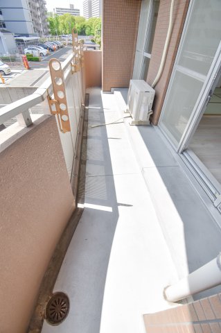 バルコニー　明るいバルコニーです