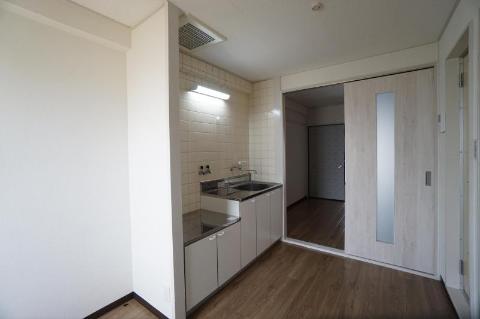 メゾーネ茨木　居室・リビング　キッチン