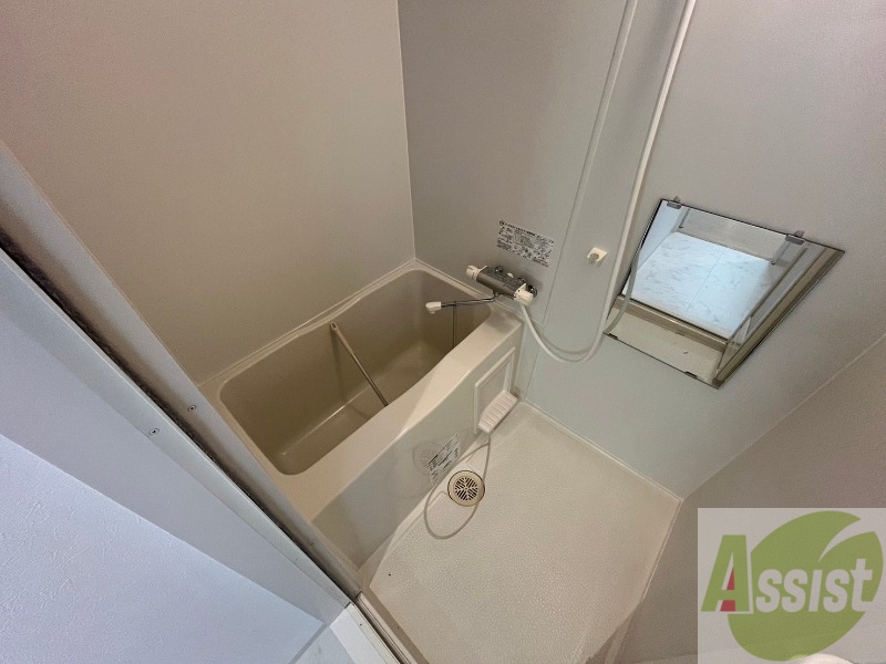 バス・シャワールーム　お風呂です。ゆっくりお風呂につかるのも体に良いですね