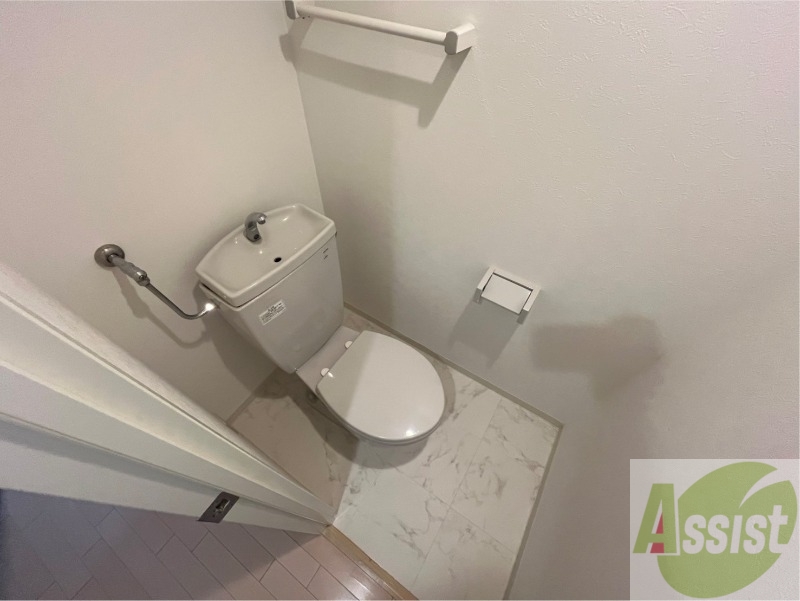 トイレ　ウォシュレット機能がついたトイレ。安心して使用できますね。