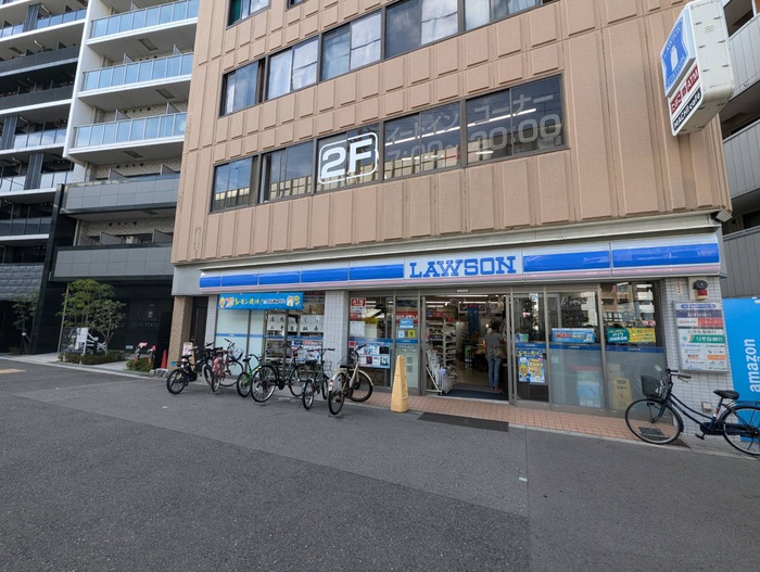 コンビニ　ローソン（コンビニ）まで140m