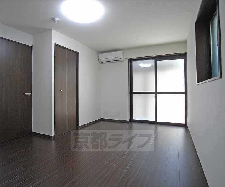 居室・リビング　広い洋室です。