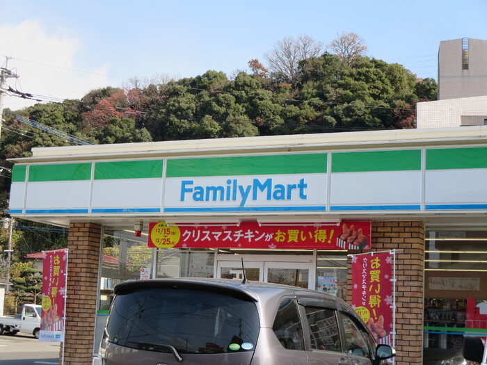 コンビニ　ファミリーマート大分下郡東店（コンビニ）まで184m
