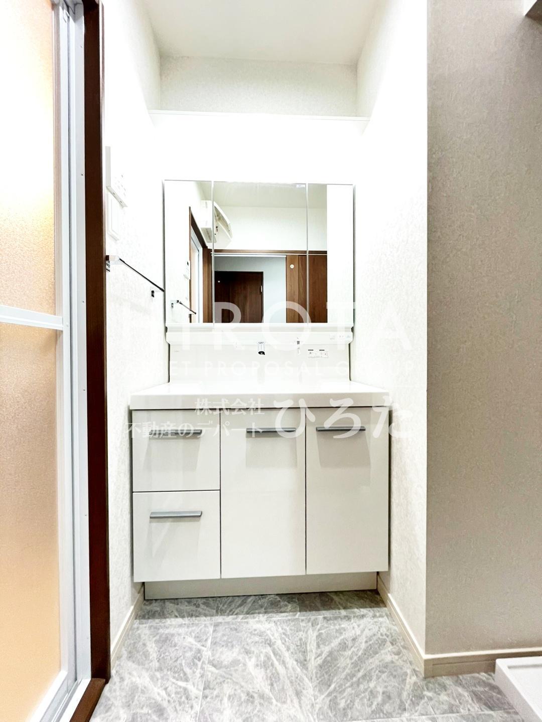 洗面設備　同仕様写真になります