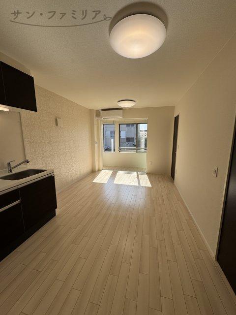 居室・リビング　同一物件別部屋写真