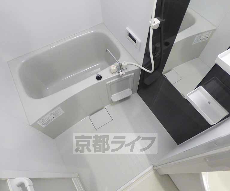 バス・シャワールーム　きれいなお風呂です。