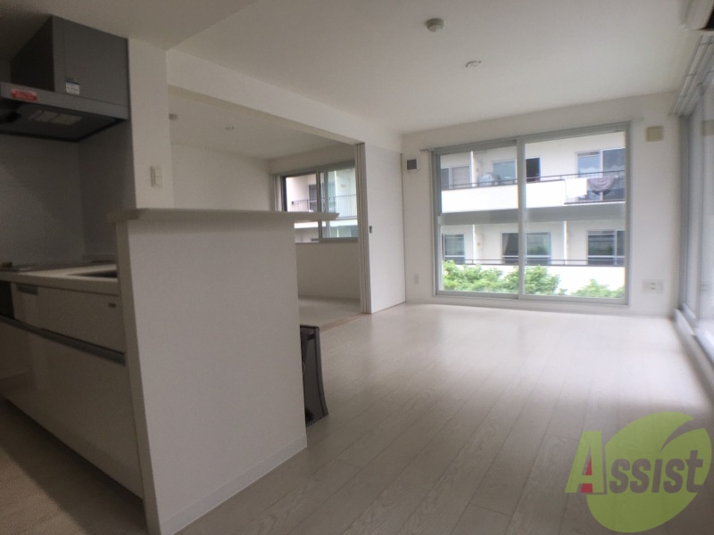 居室・リビング　広くてキレイなお部屋が広がっていて、充実した生活が送れそう。