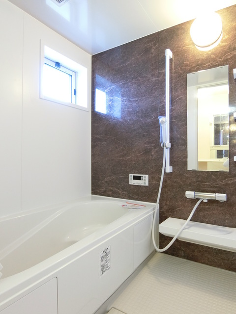 バス・シャワールーム　図面と現状に相違がある場合には現状を優先