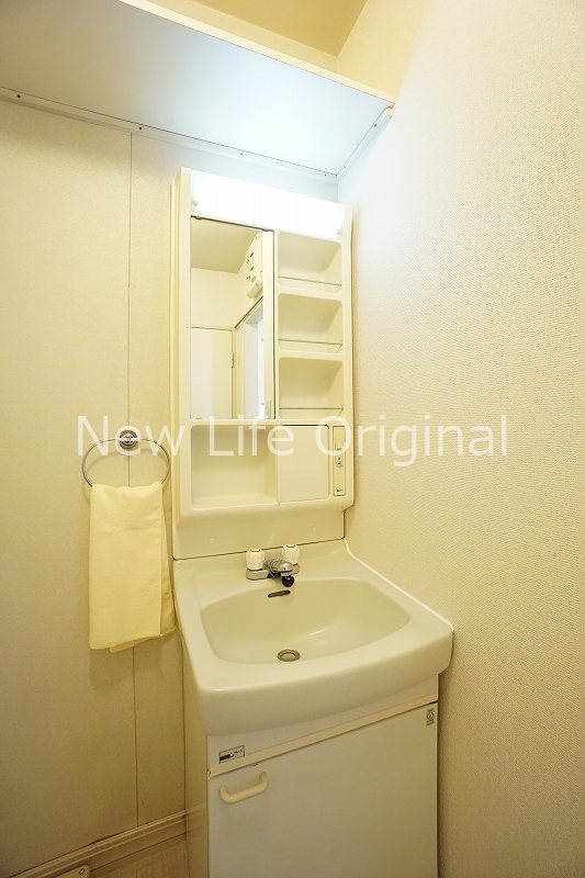 洗面設備　独立洗面台で朝の支度もスムーズに☆