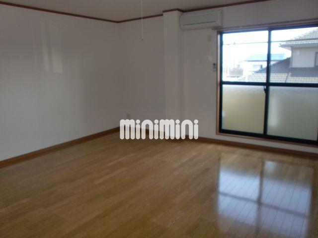 居室・リビング　広々１０帖の洋室は圧巻です。