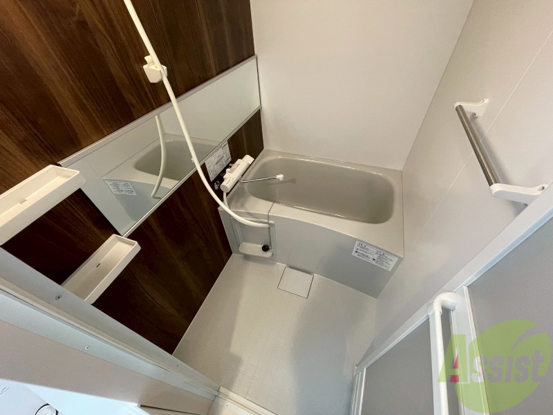 バス・シャワールーム　お風呂になります。一日の疲れを癒してくださいね。