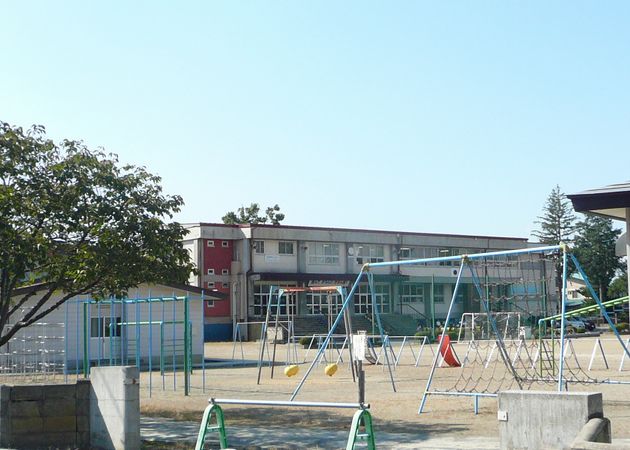 小学校　米沢市立興譲小学校（小学校）まで612m