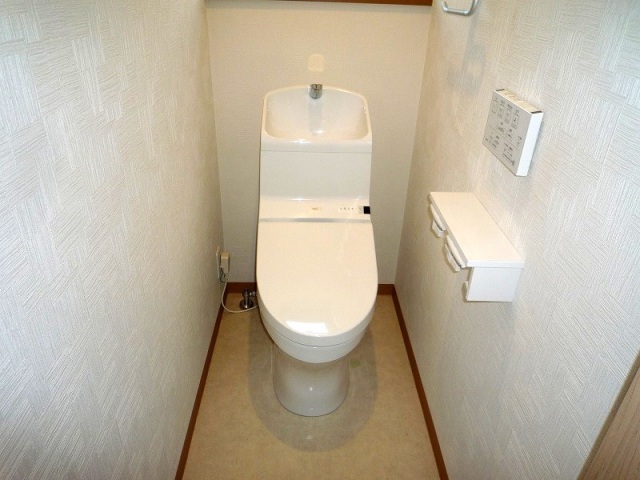 トイレ　写真は別号室のものです。