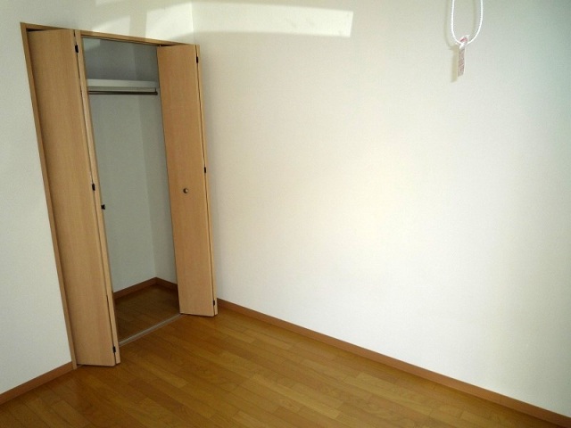 収納　写真は別号室のものです。