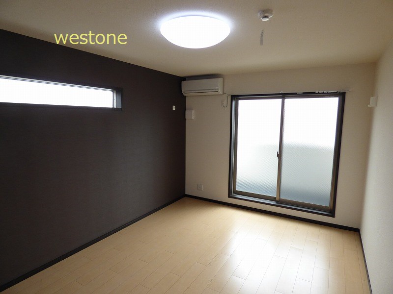 その他部屋・スペース　2面採光の明るい室内