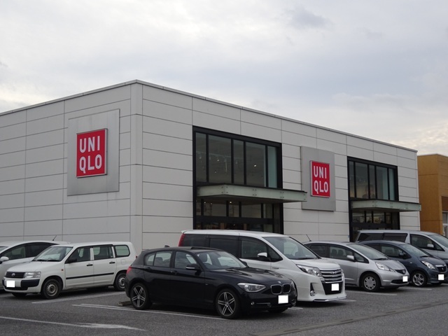 ショッピングセンター　ユニクロアクロスガーデン筑西店（ショッピングセンター）まで696m