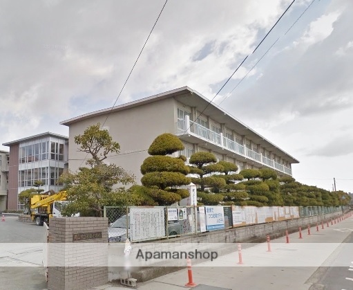 小学校　岡山市立芳田小学校（小学校）まで877m