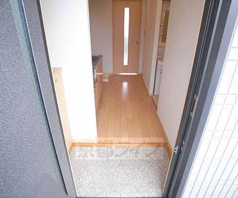 玄関　横にシューズボックスついてます