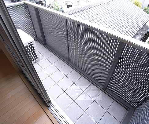 バルコニー　広めのベランダ