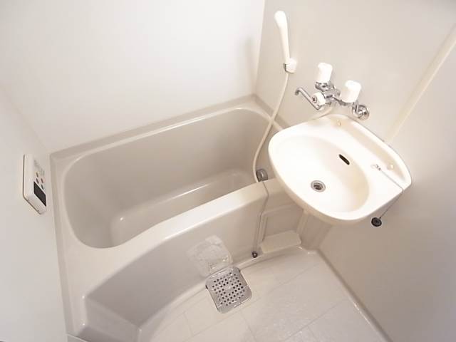 バス・シャワールーム　一日の疲れを洗い流しましょう。