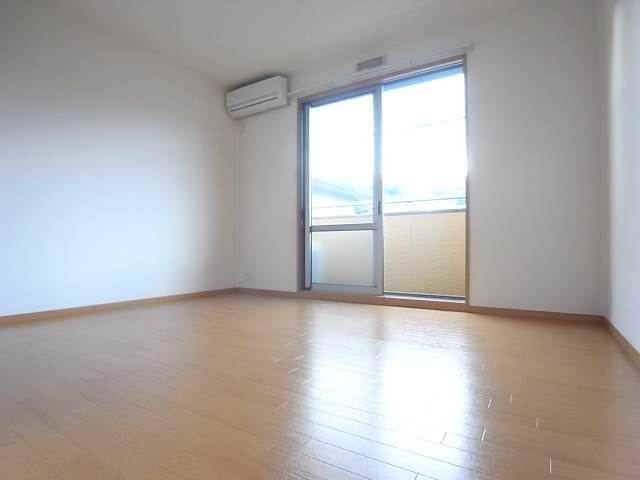 居室・リビング　明るく気持ちがいいです。