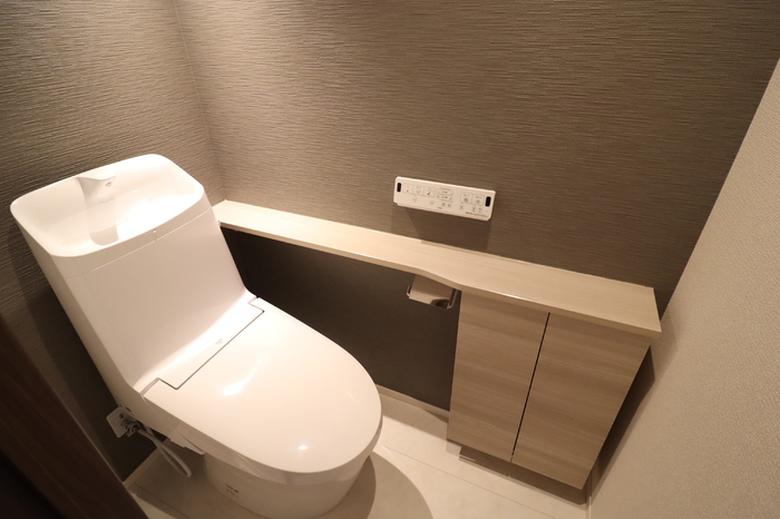 トイレ　ウォシュレット付き！便利な仕切り板付きです！