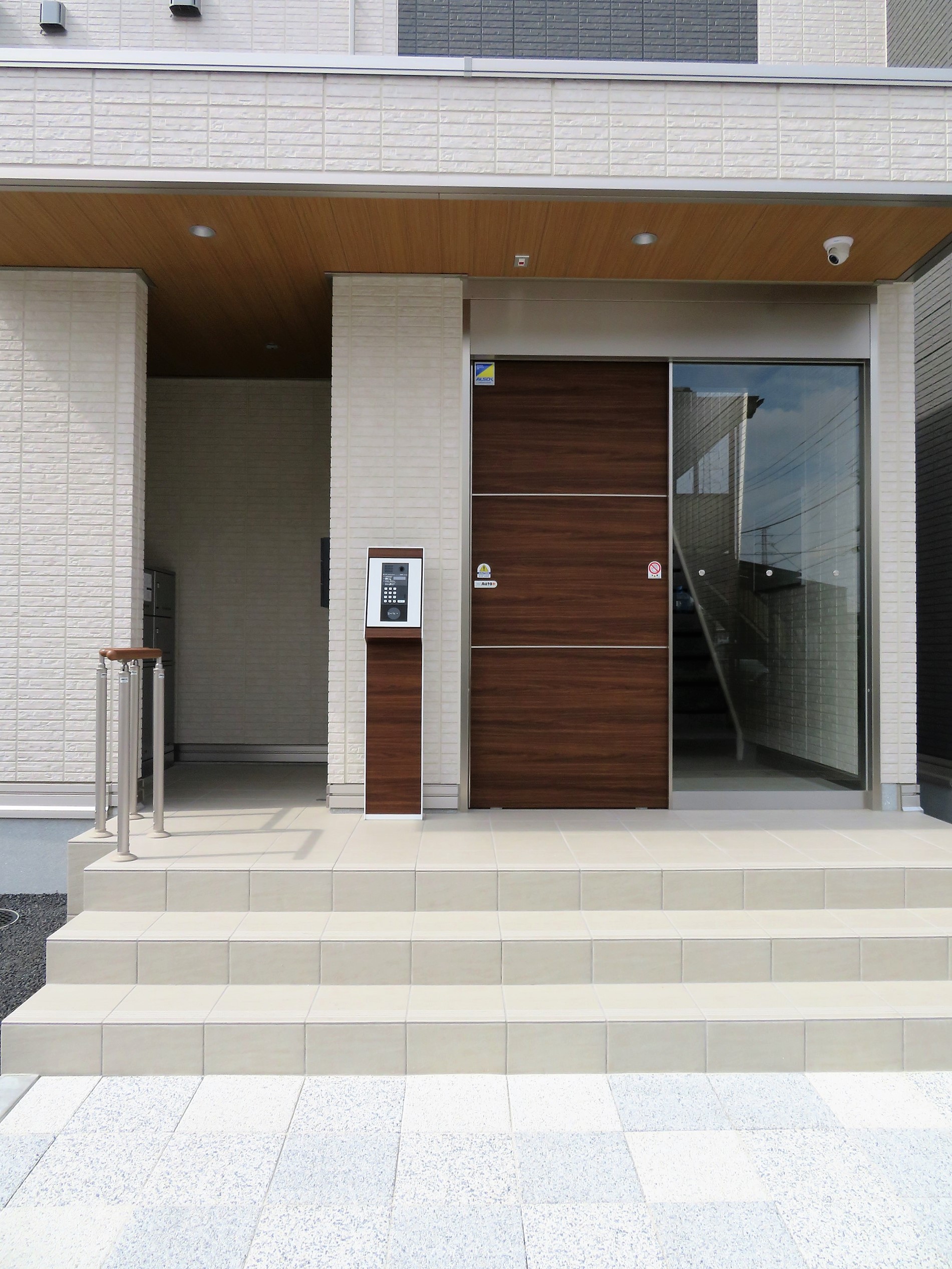 セキュリティ　オートロック付きで安心ですね！