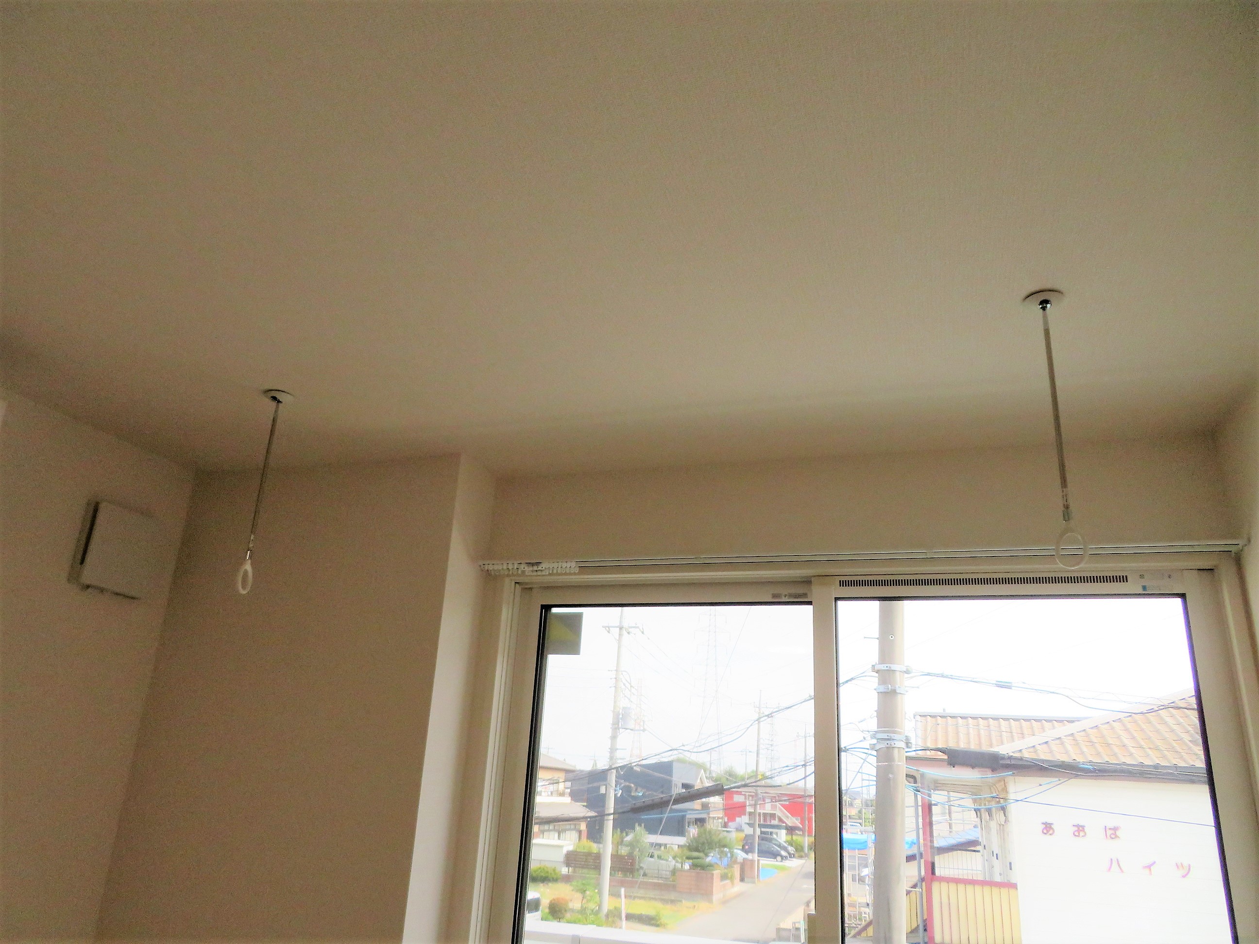 その他設備　室内物干し機です。雨の日に大活躍します！